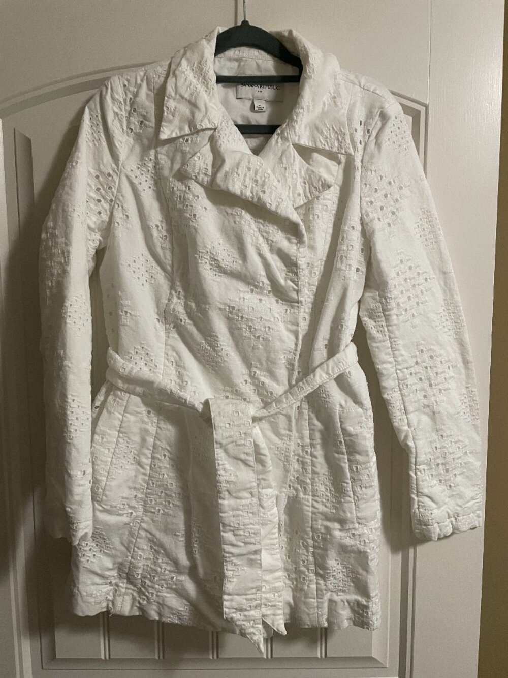 White Eyelet Embroidered Belted Lightweight Jacket/Coat
